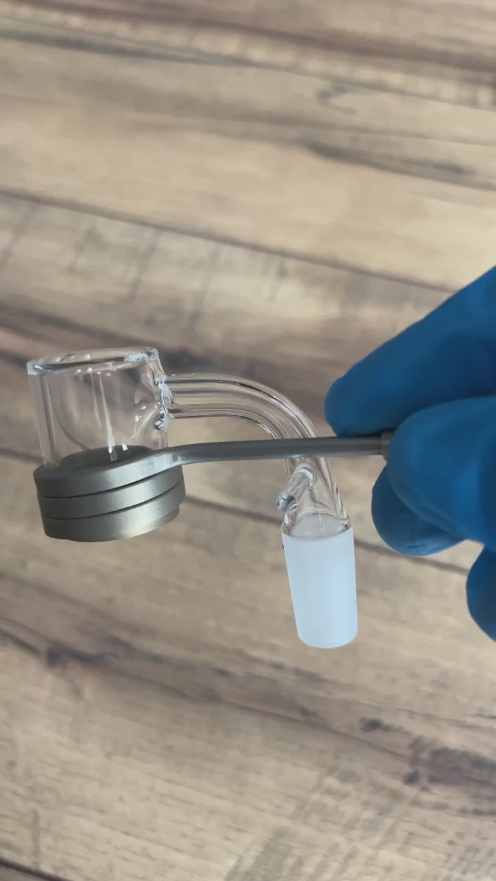 How to connect the magnetic tie to the quartz banger on a mininail enail