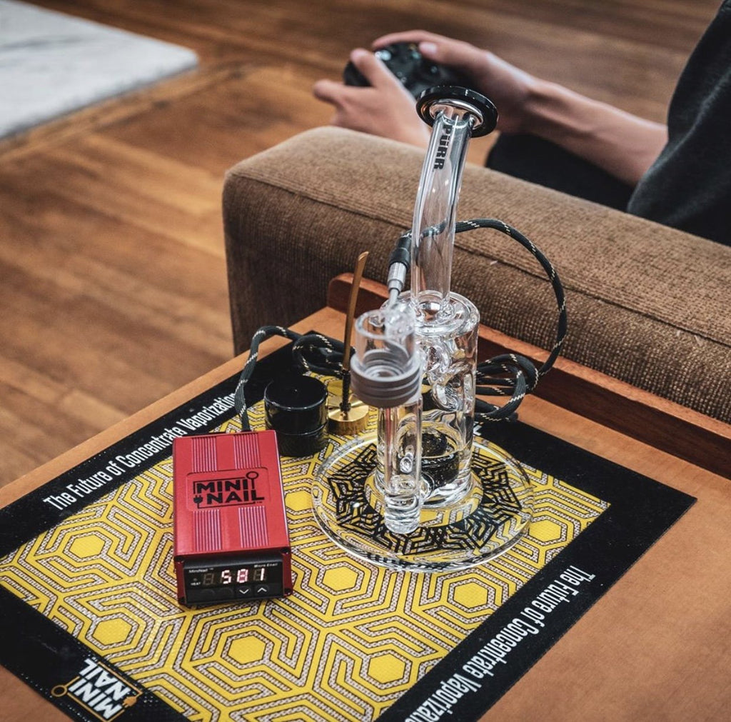 Red MiniNali and Purr Swiss Honeycomb Dab Rig