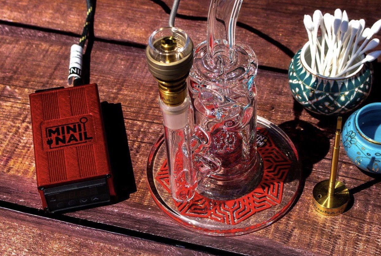 Swiss Honeycomb best enail Dab Rig Red MiniNail and PURR mini enail dab station 