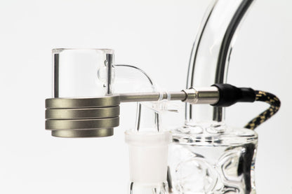 MiniNail Quartz banger on glass rig