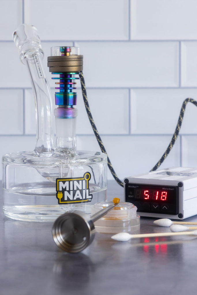 Glass Puck Rig and Mini Nail enail Kit
